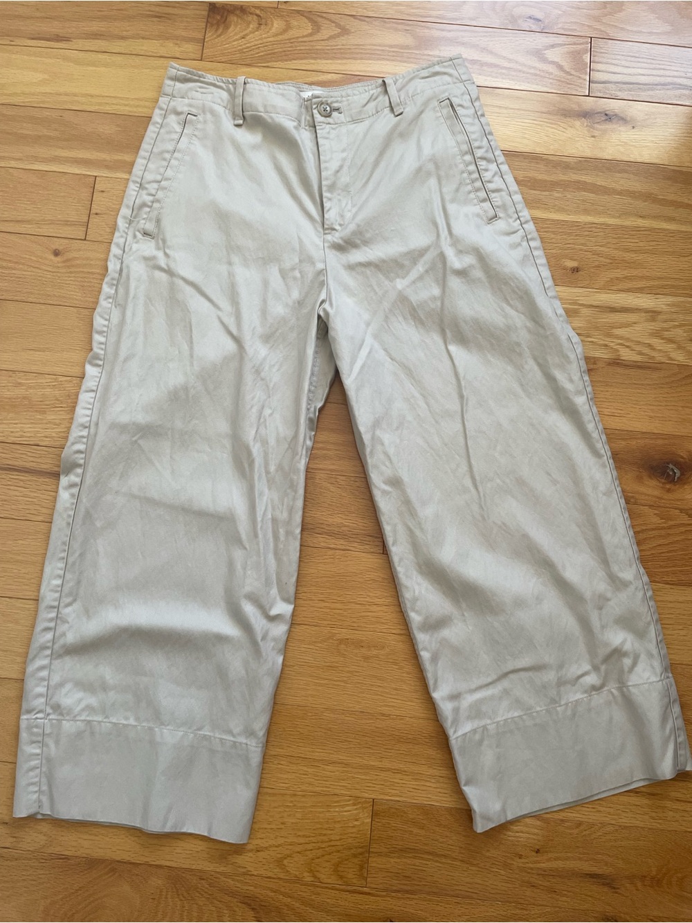 Banana Republic Wide Leg High Rise Capris- 6 Petite-Beige/Khaki